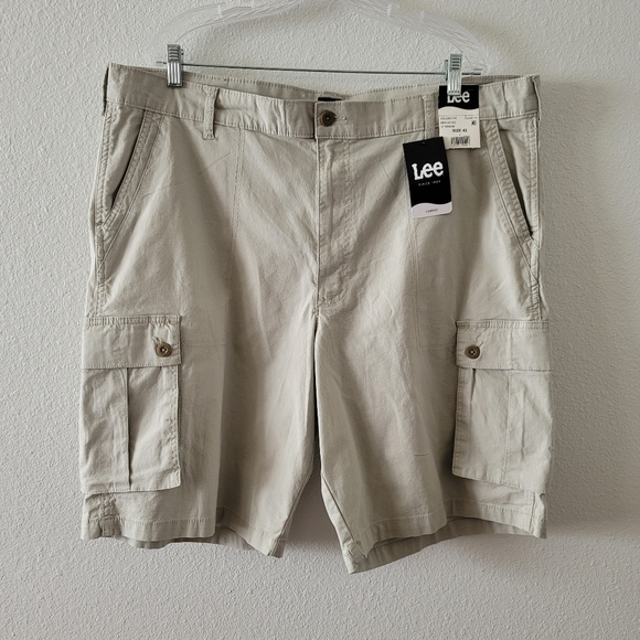 Lee Other - Lee cargo shorts size 42 tan mens relaxed fit active stretch NWT
